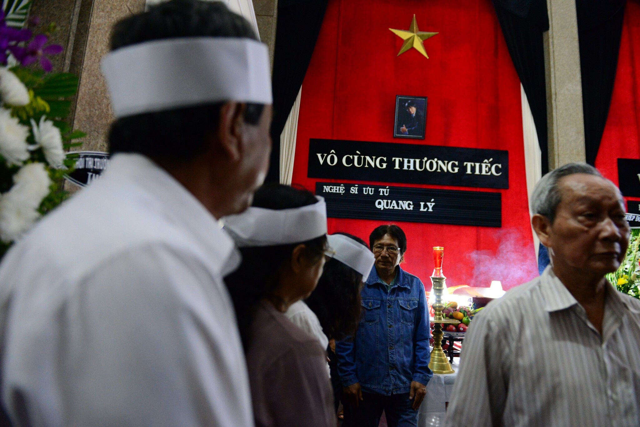 Nghe si vieng NSUT Quang Ly anh 1