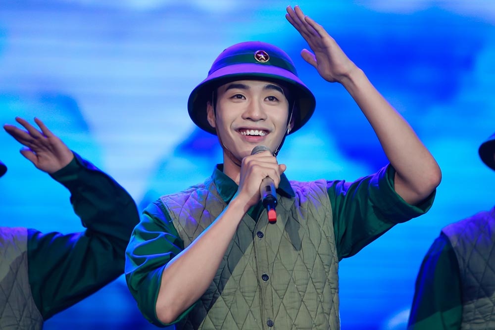 Thu Minh kheo leo tranh nhac ten Huong Tram anh 5