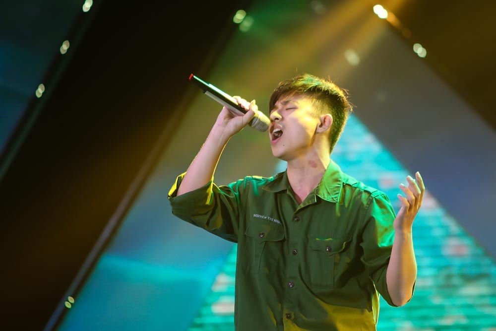 Thu Minh kheo leo tranh nhac ten Huong Tram anh 9