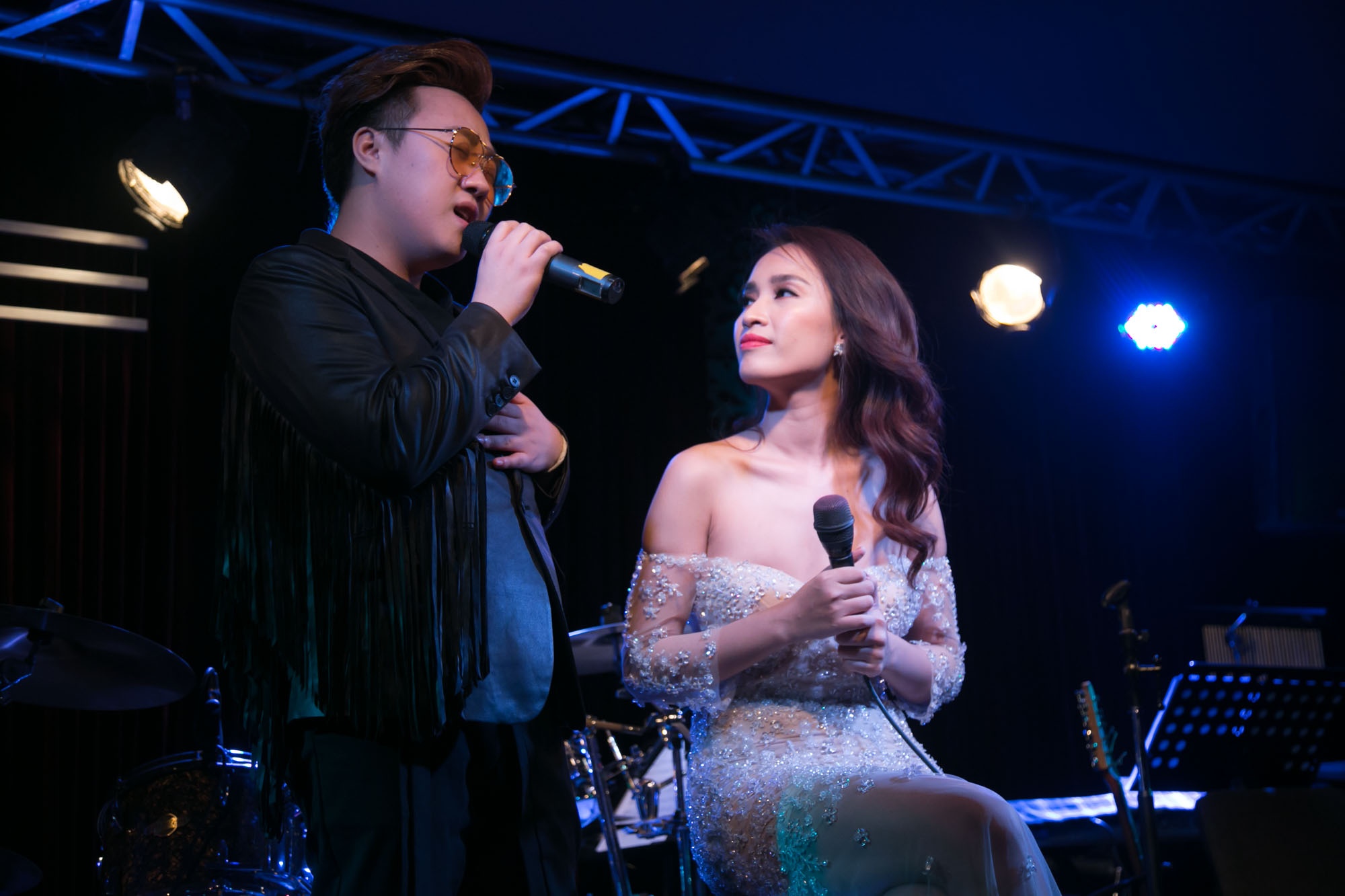 Dan sao Viet ru nhau di xem dem nhac Ai Phuong anh 10