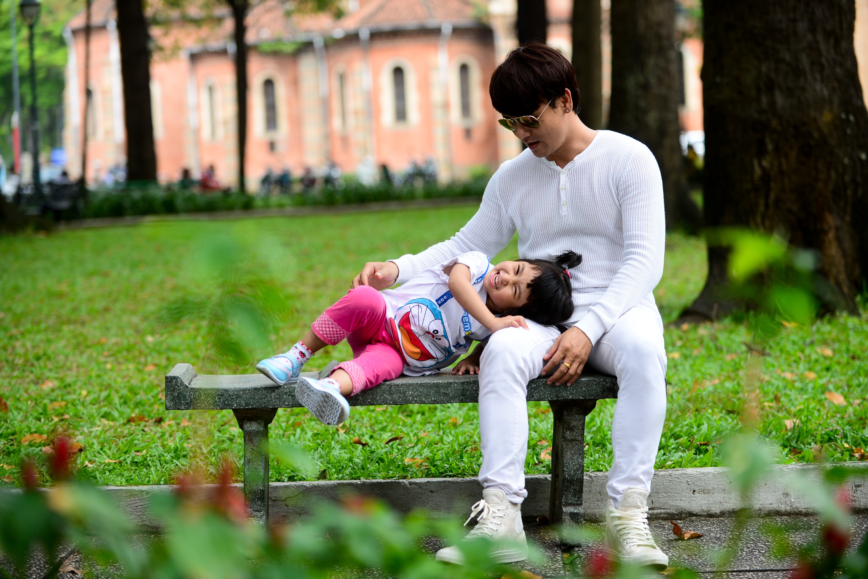 Ung Dai Ve va con gai di cong vien anh 14