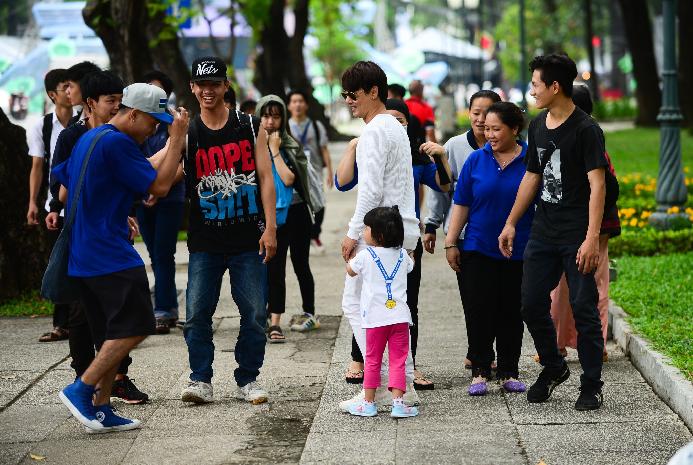 Ung Dai Ve va con gai di cong vien anh 8