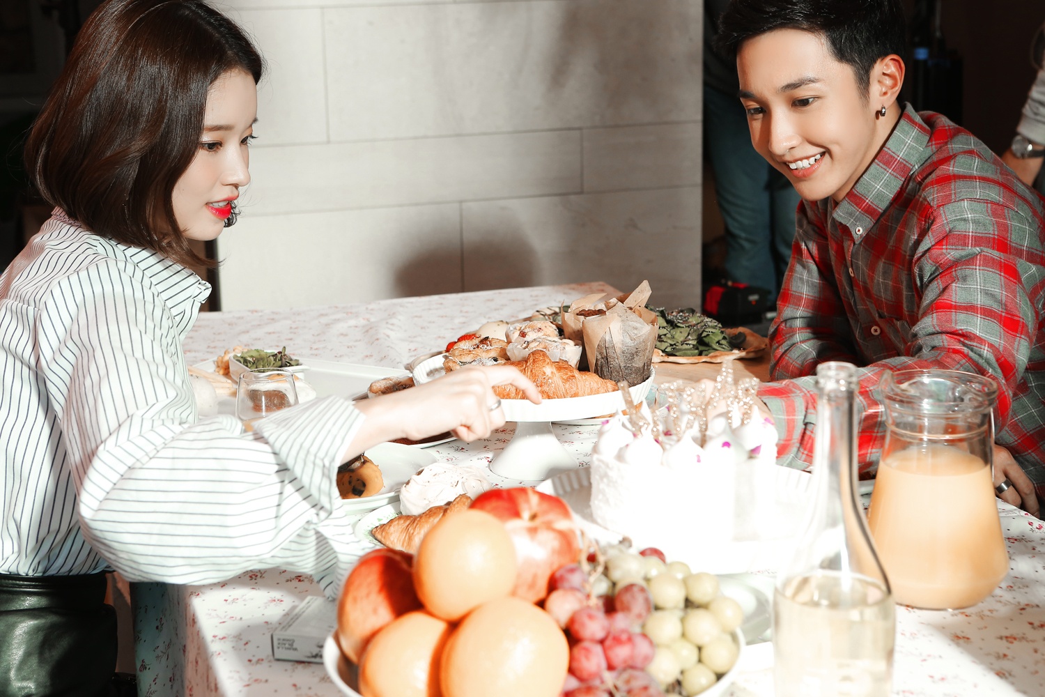Monstar mời diễn viên nữ phim Hậu duệ mặt trời đóng MV mới ảnh 1 Monstar moi dien vien nu phim Hau due mat troi dong MV moi anh 1