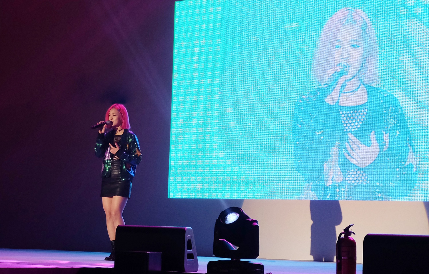 Suni Hạ Linh tiết lộ từng học cùng trường với CNBlue, FT Island, AOA ảnh 2 Suni Ha Linh tiet lo tung hoc cung truong voi CNBlue, FT Island, AOA anh 2