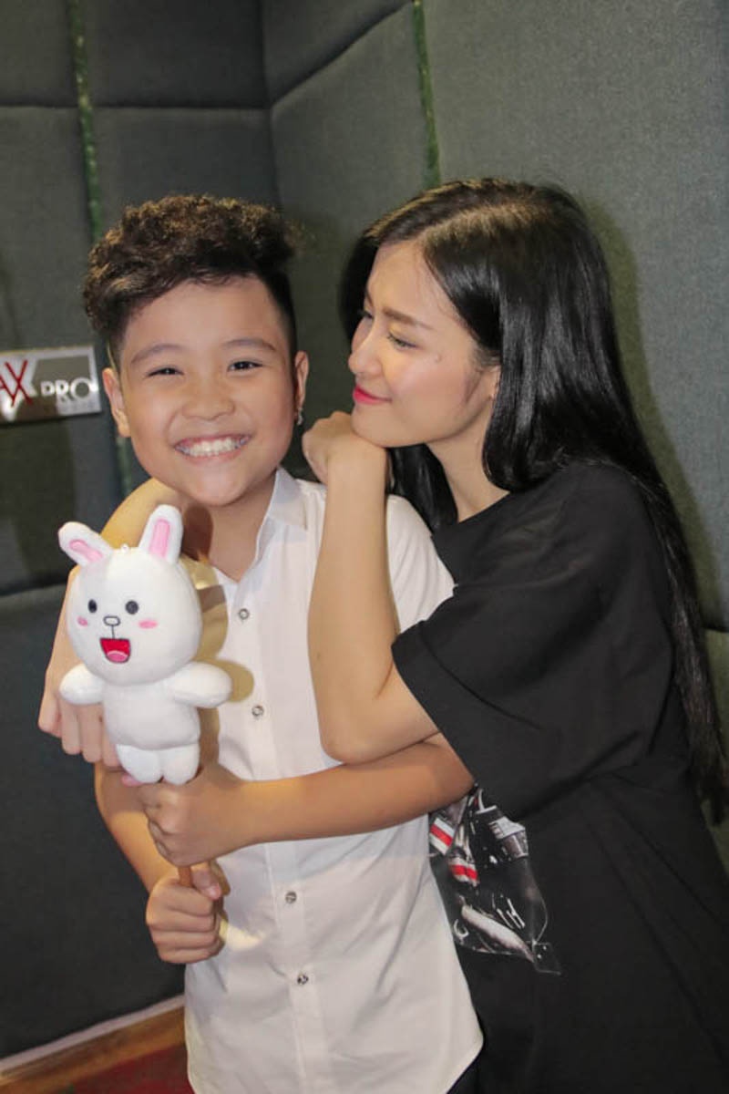 Chi Pu ket hop cung Hoang Thuy Linh anh 6