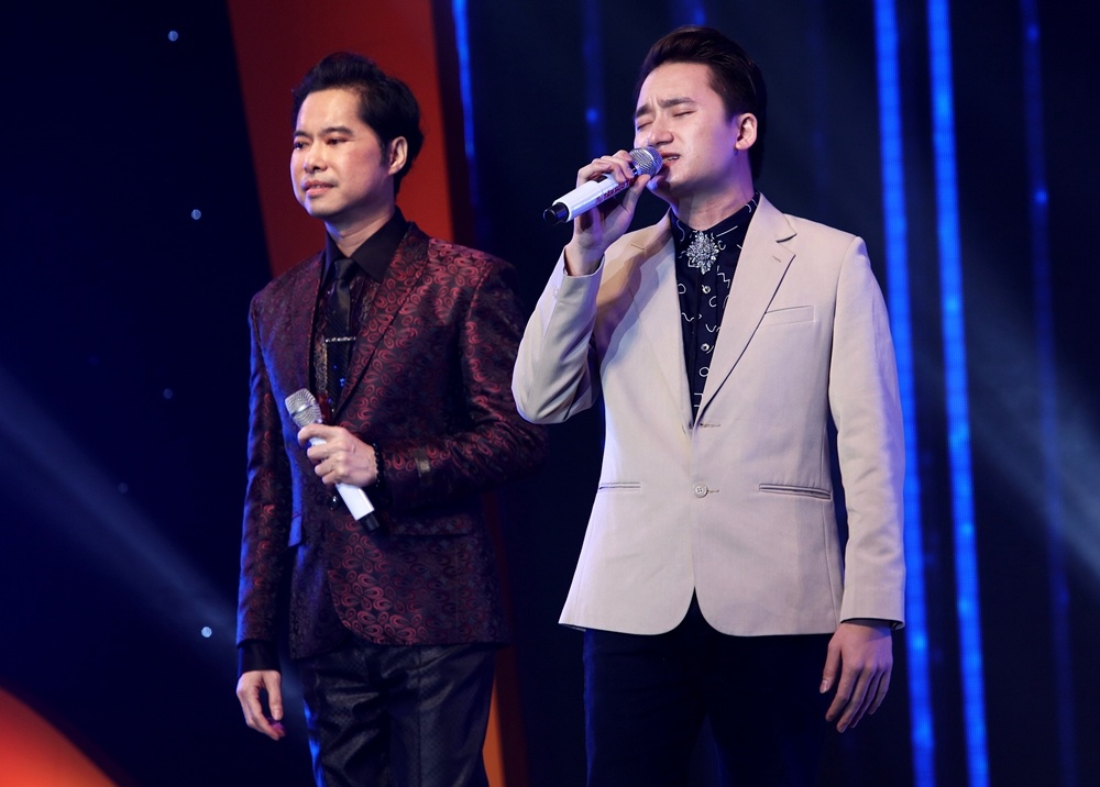 Ngoc Son hat hit Vo nguoi ta cua Phan Manh Quynh hinh anh