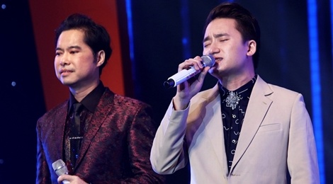 Ong hoang nhac sen Ngoc Son bat ngo hat 'Vo nguoi ta' hinh anh