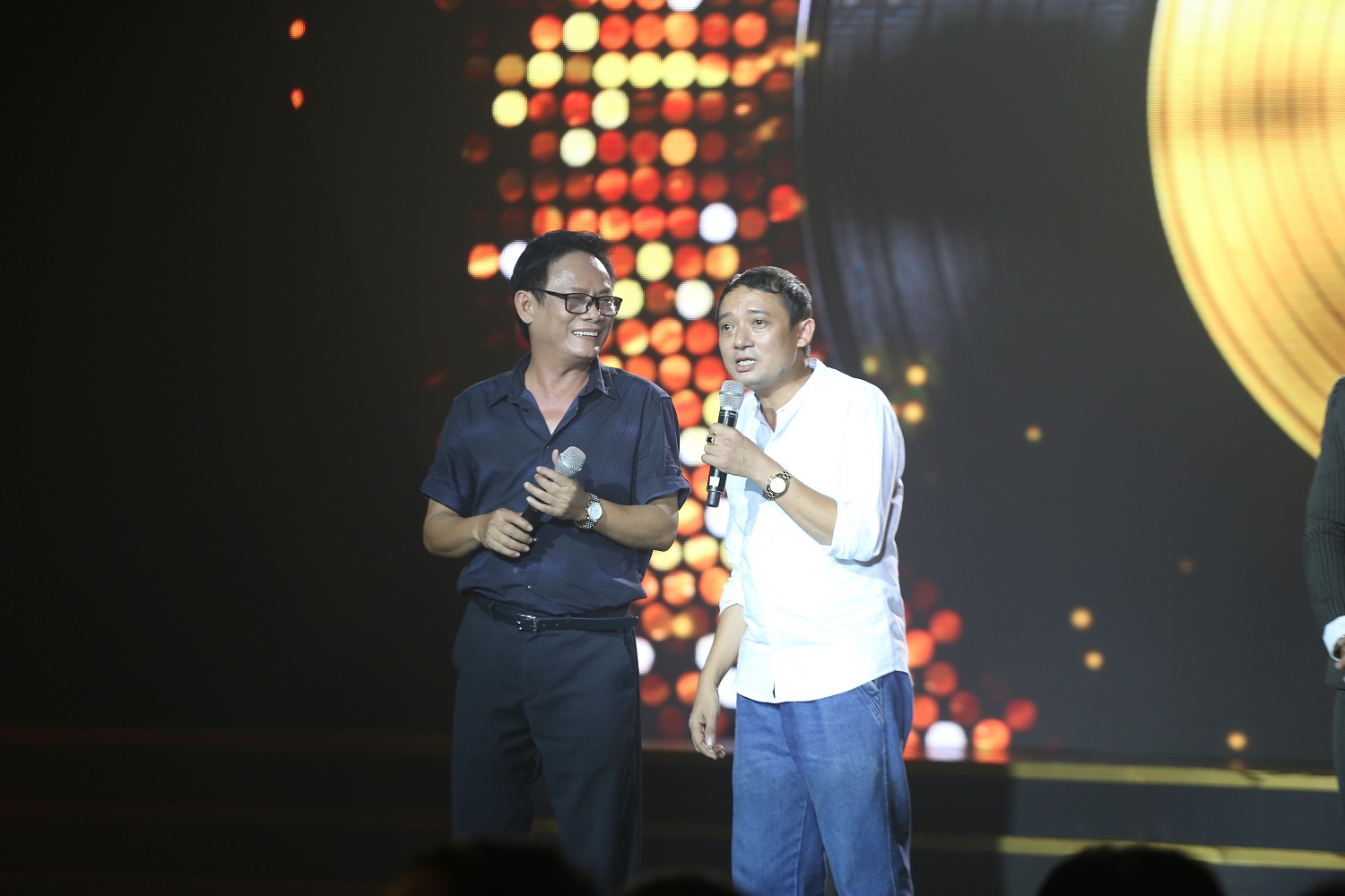 Ho Viet Trung tiet lo bi thoai hoa cot song trong tap 4 Cap doi vang anh 10