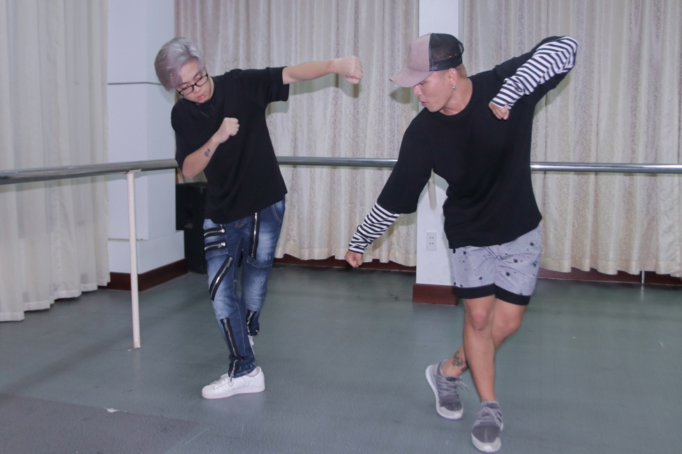 Bui Anh Tuan tang toc chuan bi cho Christmas Live Concert anh 2