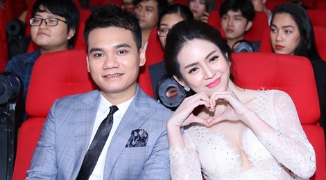 Khac Viet phat hanh MV 'Ngay cuoi' du dang doc than hinh anh
