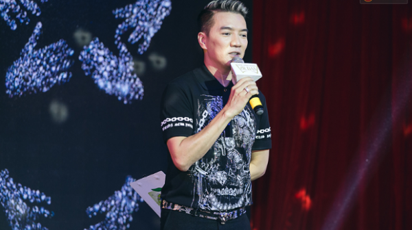 Dam Vinh Hung hat live bai Me hinh anh