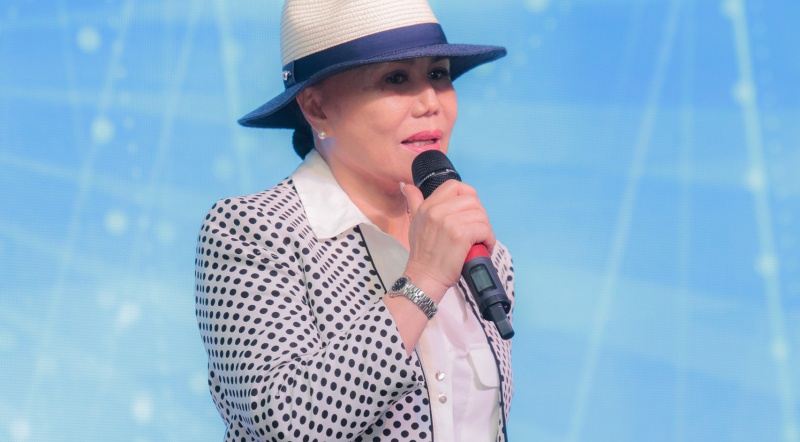 Danh ca Thanh Tuyen huy show vao phut chot vi suc khoe yeu hinh anh