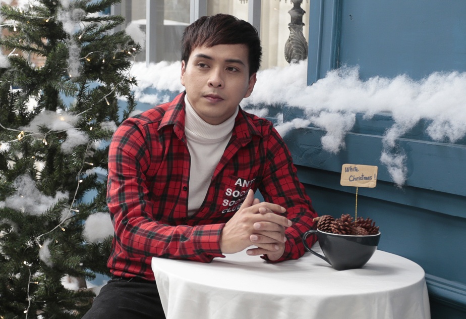 Ho Quang Hieu thuc hien ca khuc Giang sinh trong 24 gio hinh anh