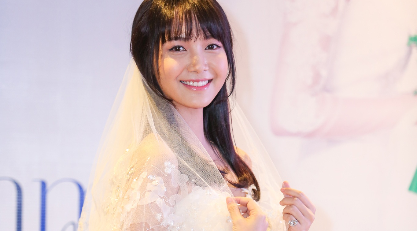 'Hot girl bolero' Jang Mi ra MV dau tay hinh anh