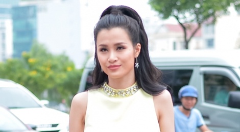 Dong Nhi mac gian di di su kien hinh anh