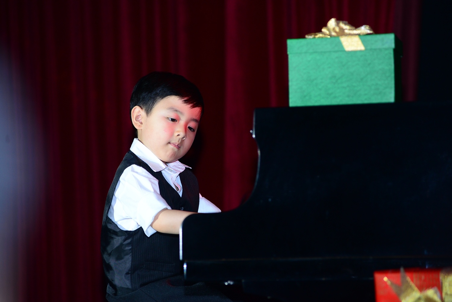 Than dong piano Evan Le trinh dien tai Viet Nam anh 2