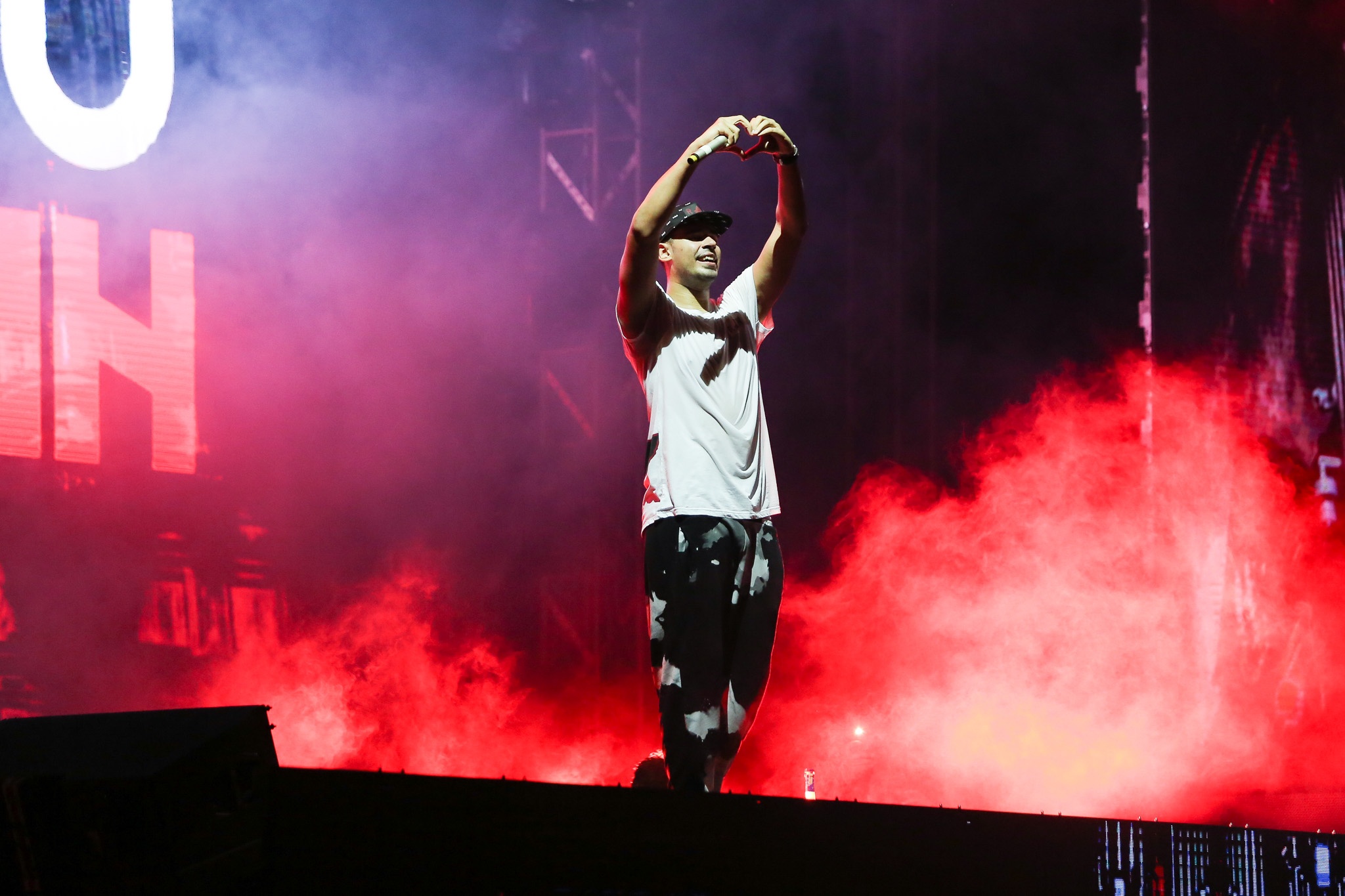 Dan sao Viet quay tung trong dem trinh dien cac DJ anh 4