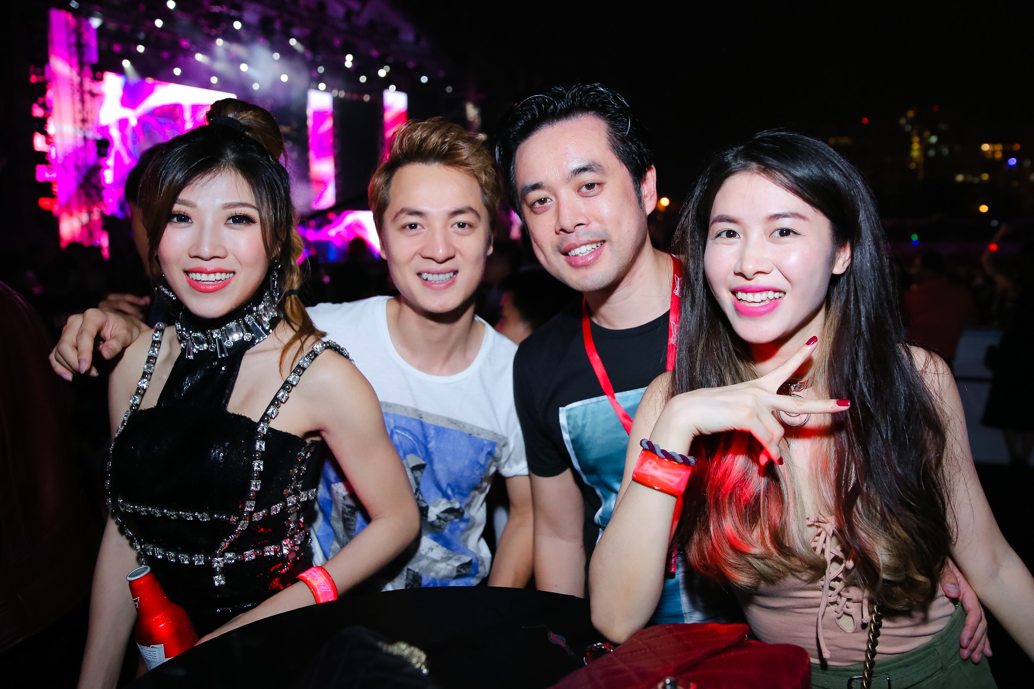 Dan sao Viet quay tung trong dem trinh dien cac DJ anh 6