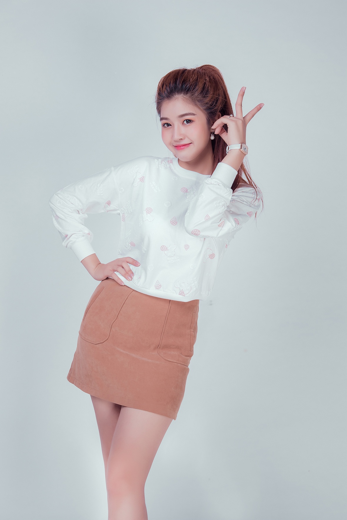 Phan Mạnh Quỳnh cùng học trò xinh đẹp ra mắt MV ảnh 1 Phan Manh Quynh cung hoc tro xinh dep ra mat MV anh 1