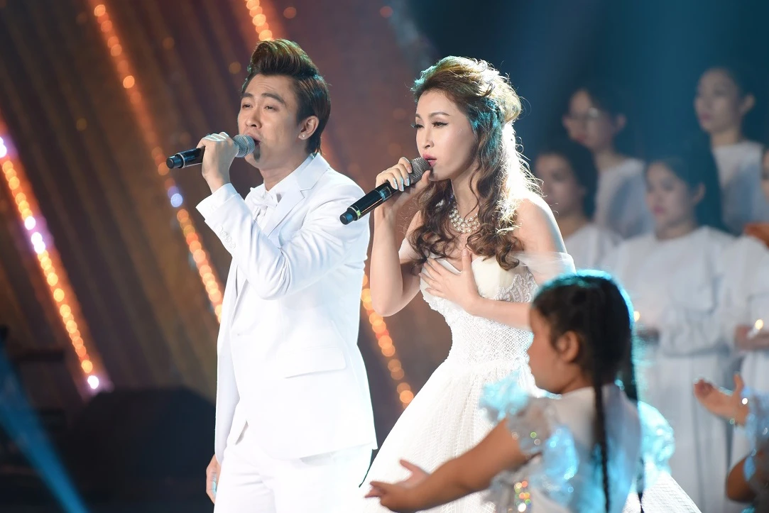 Dam Vinh Hung chinh loi MC Nguyen Khang anh 6