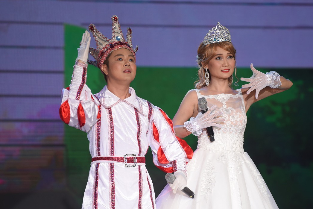 Dam Vinh Hung chinh loi MC Nguyen Khang anh 5