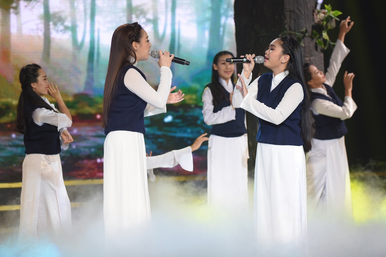 Dam Vinh Hung chinh loi MC Nguyen Khang anh 9