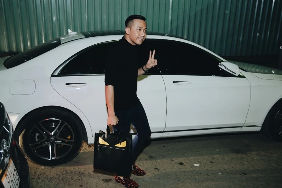 Tran Thanh chay show truoc ngay cuoi Hari Won anh 1