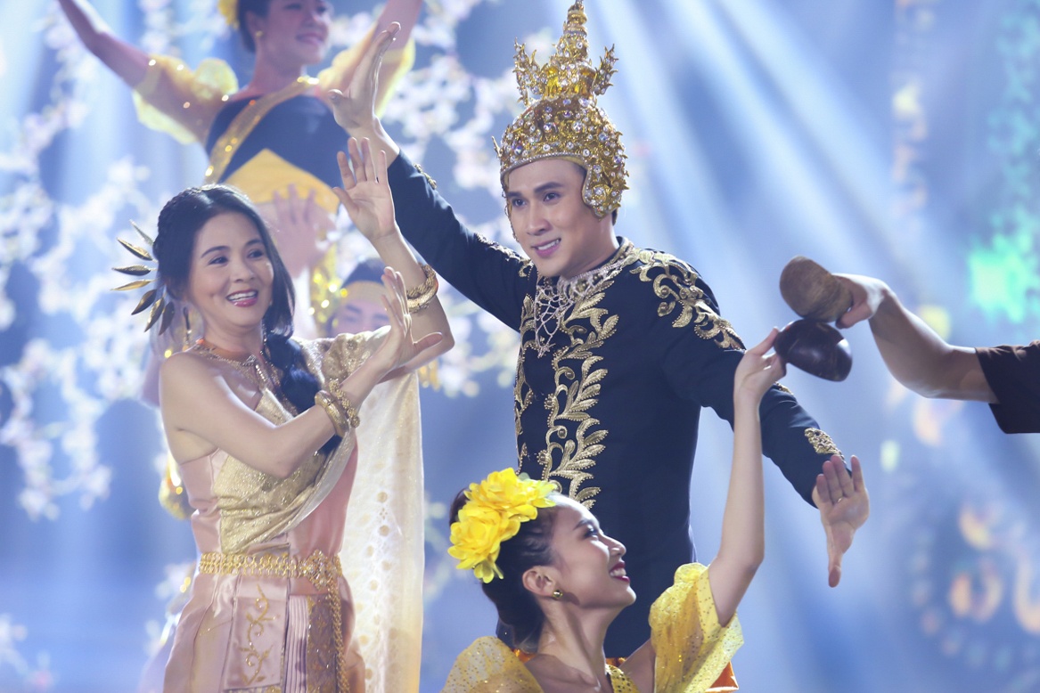 Ky Duyen lan dau tham gia Gala nhac Viet anh 8