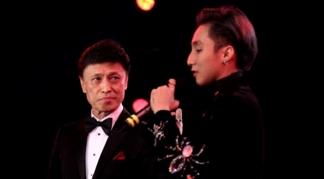 Tuan Ngoc - Son Tung gay tranh cai ve man song ca hinh anh