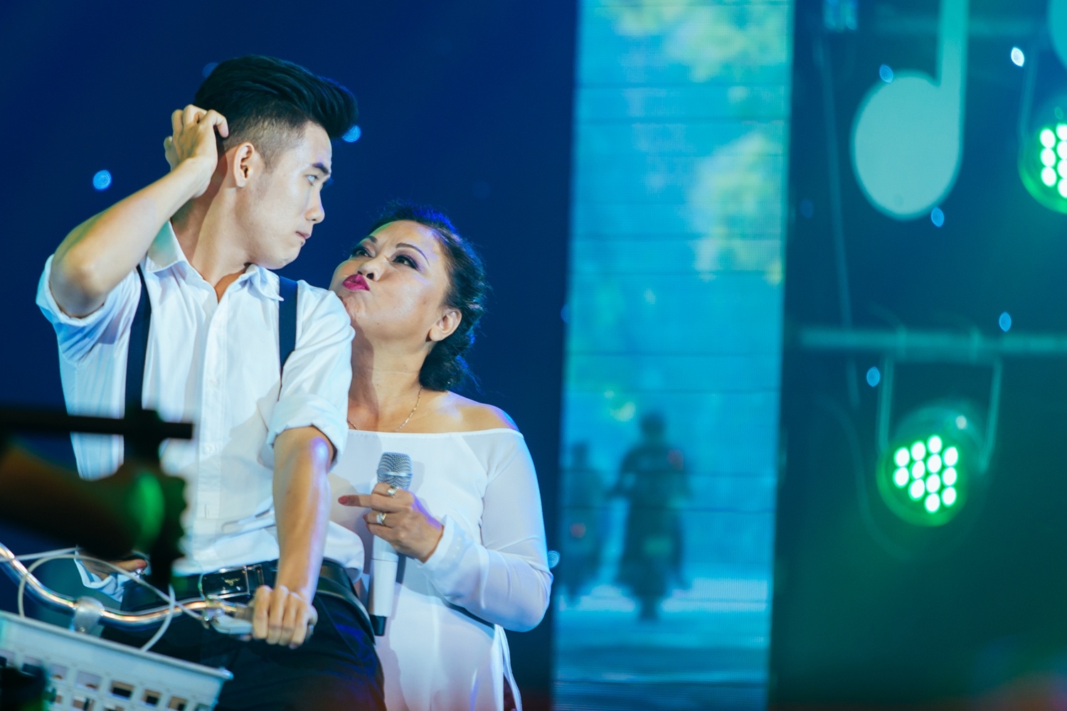 Tap 4 The Mashup anh 3