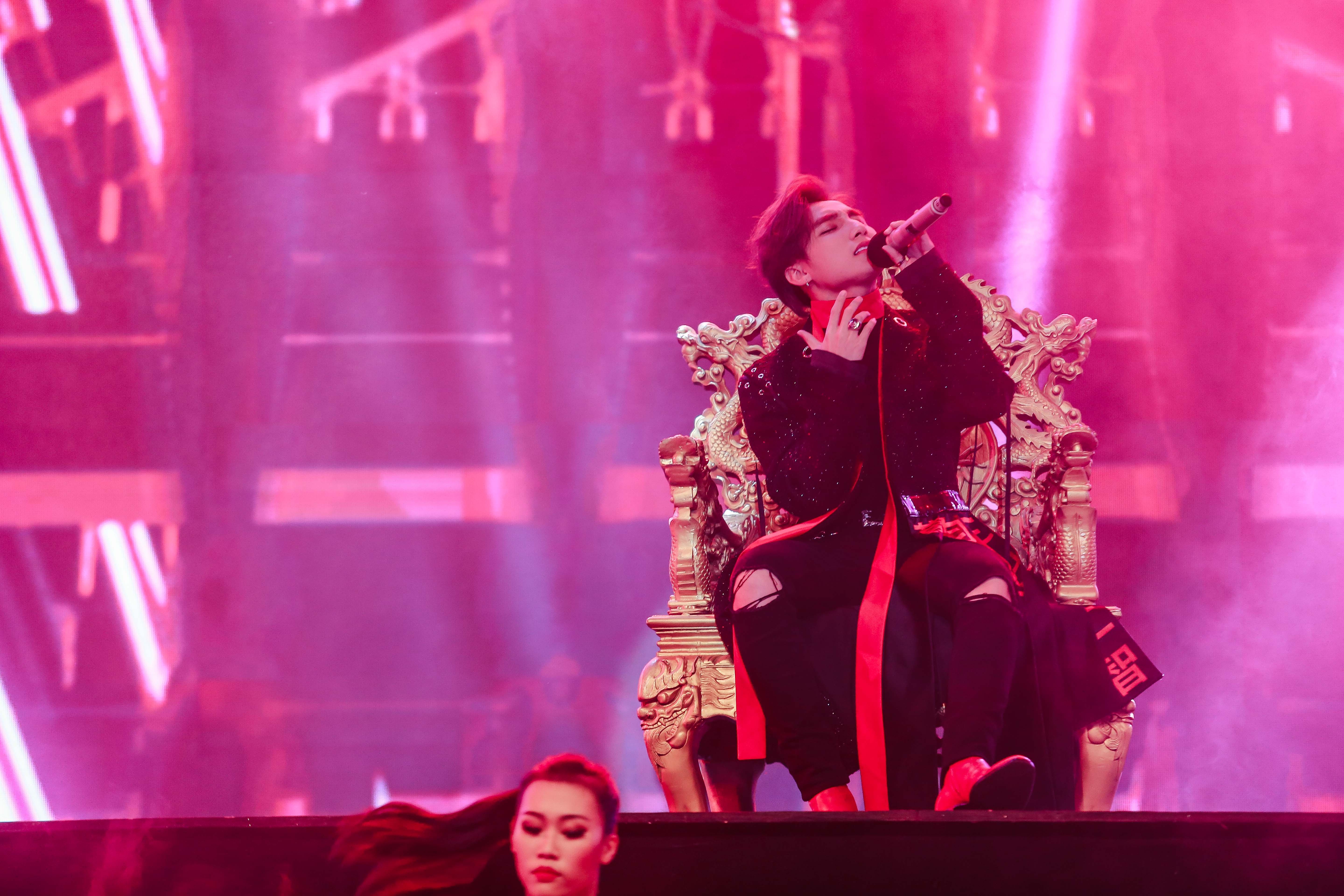 Son Tung ra mat ca khuc moi Lac Troi anh 5