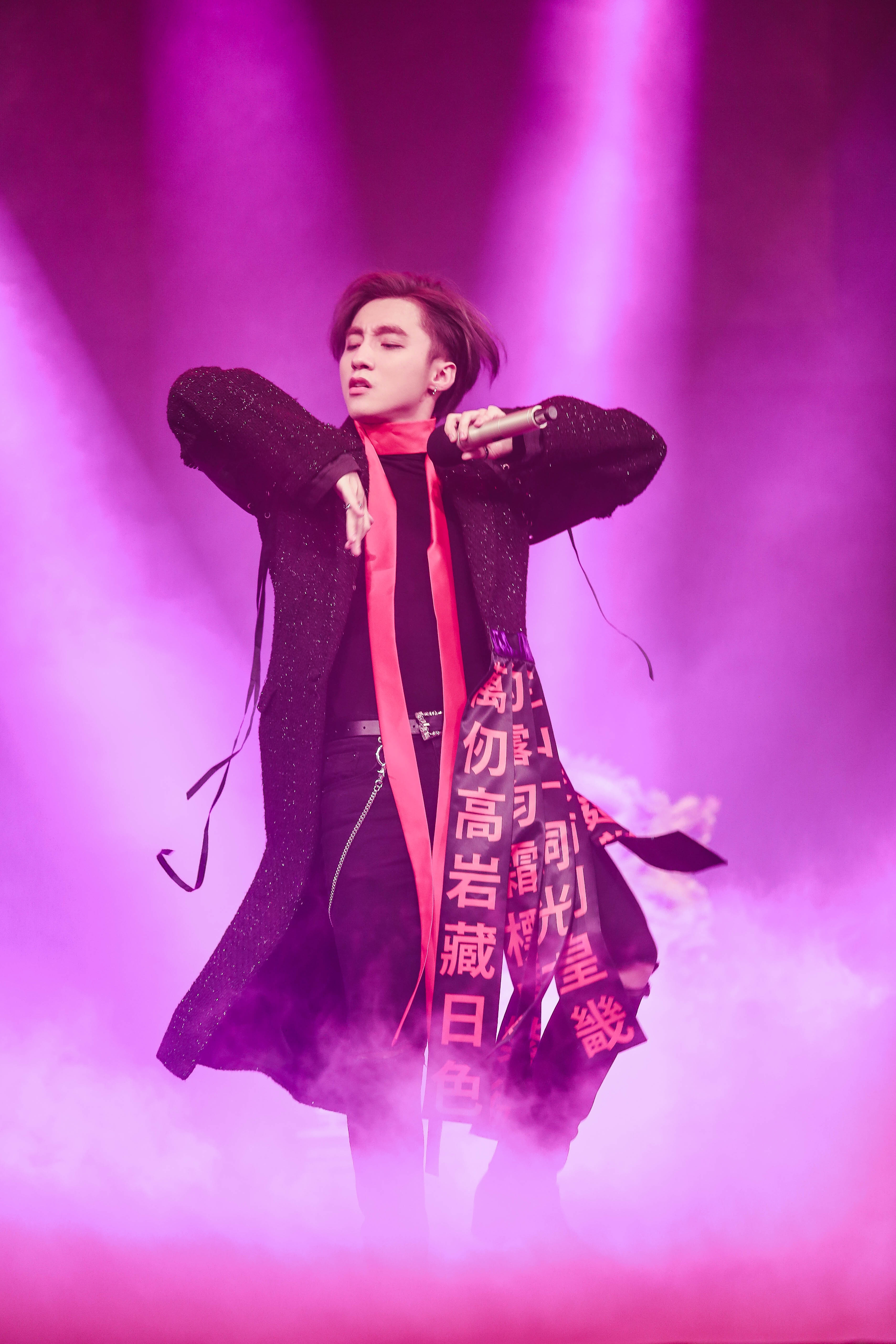 Son Tung ra mat ca khuc moi Lac Troi anh 6