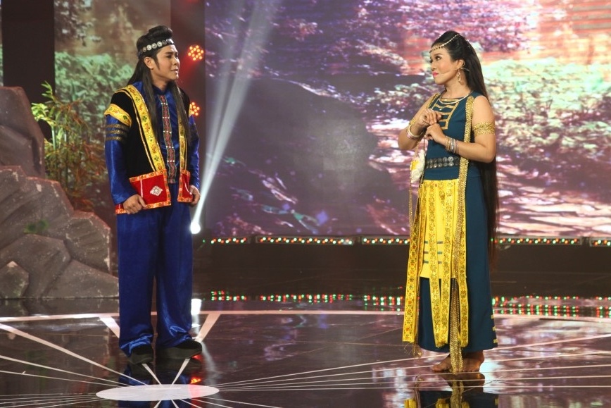 Con trai Kim Tu Long len san khau dien anh 7