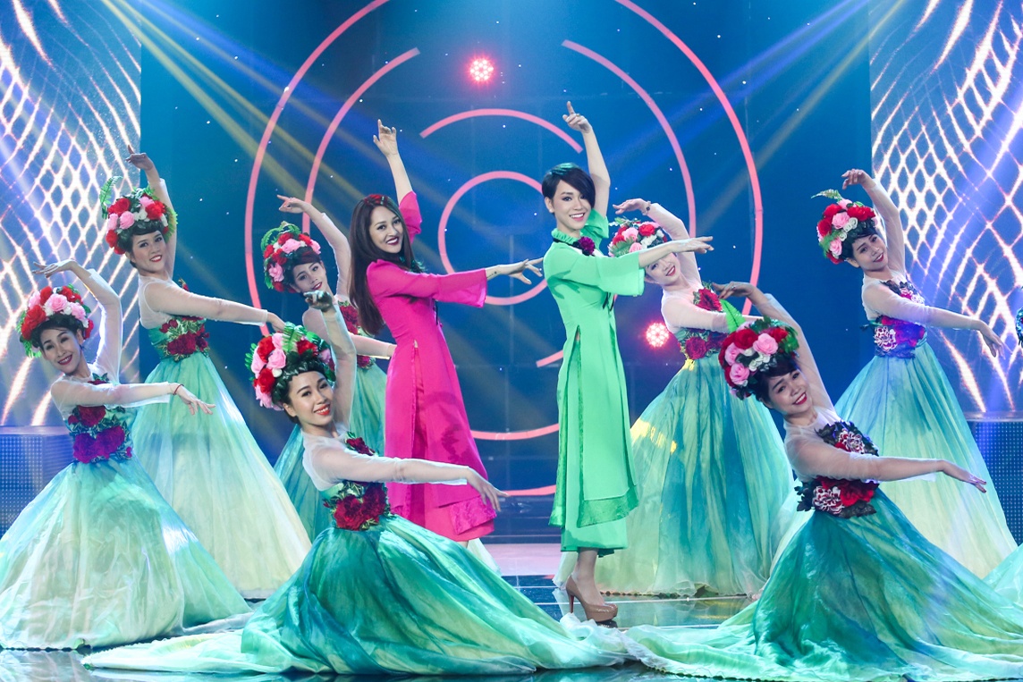 Gala Nhạc Việt Tết 2017 - Chúc Tết mọi nhà  ảnh 4 Gala Nhac Viet Tet 2017 - Chuc Tet moi nha anh 4
