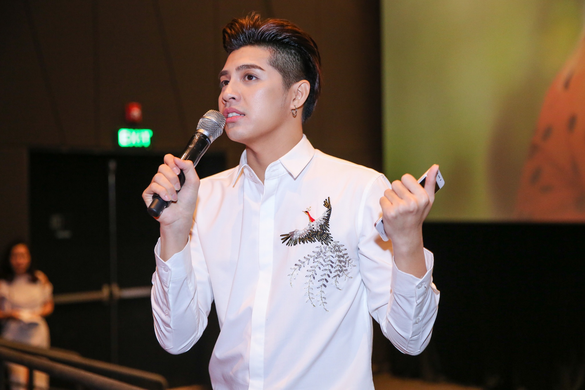 Noo Phước Thịnh ra mắt phim ngắn Momfie - Trời ơi mẹ tôi cũng selfie ảnh 5 Noo Phuoc Thinh ra mat phim ngan Momfie - Troi oi me toi cung selfie anh 5