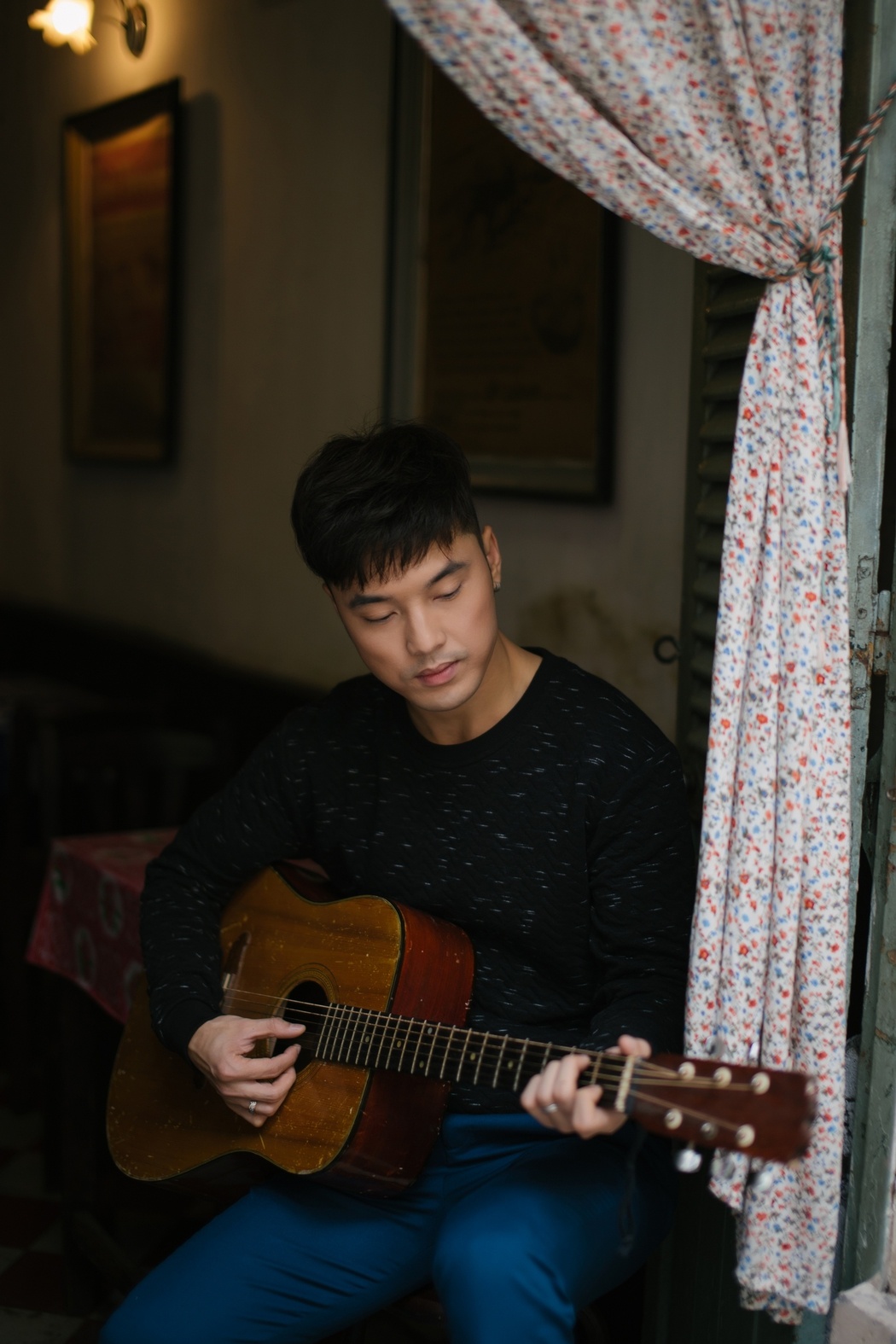 Ưng Hoàng Phúc tung ca khúc mới Khắc hoạ tương tư ảnh 2 Ung Hoang Phuc tung ca khuc moi Khac hoa tuong tu anh 2