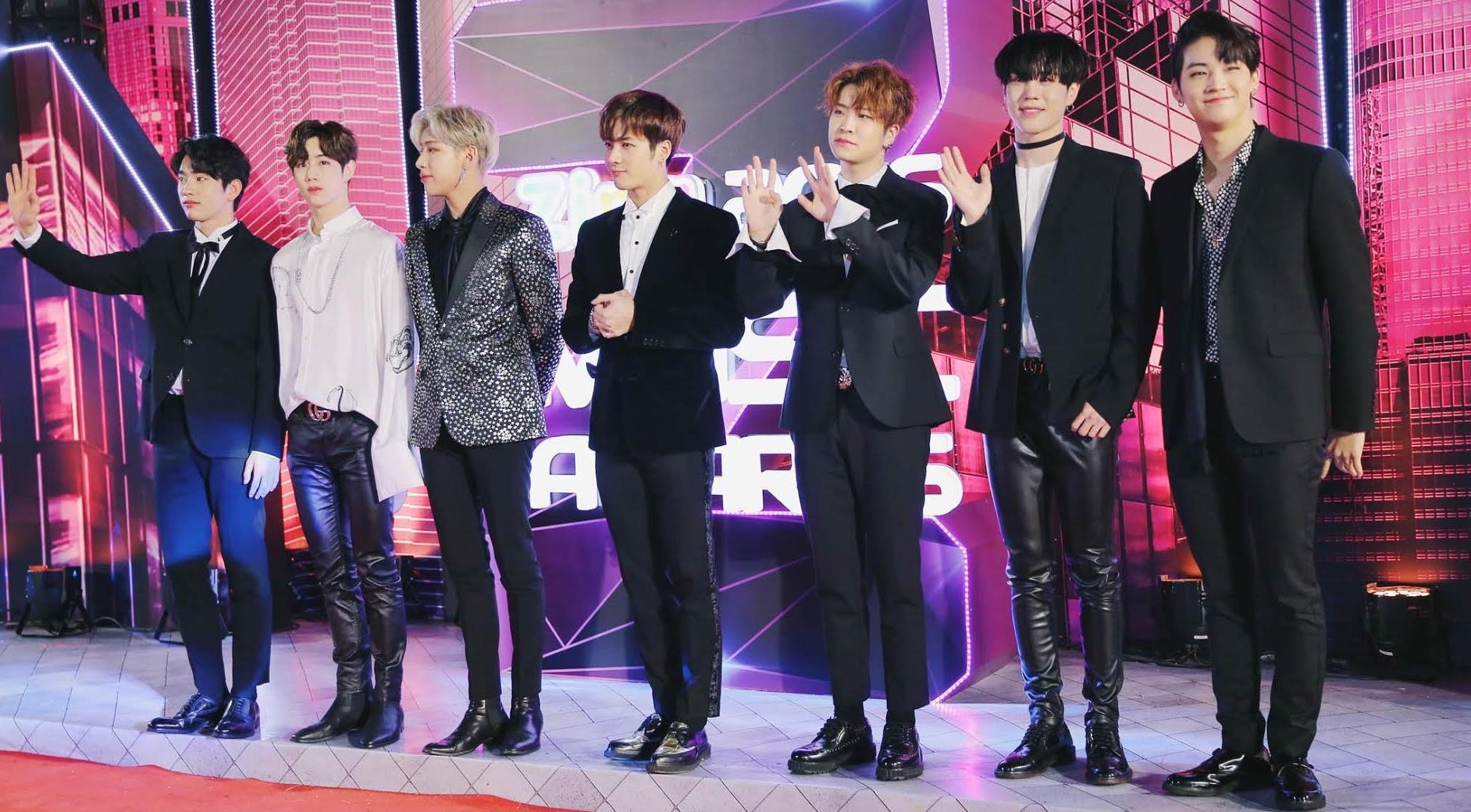 GOT7 tra loi doc quyen: 'Xuc dong khi thay fan Viet khoc' hinh anh