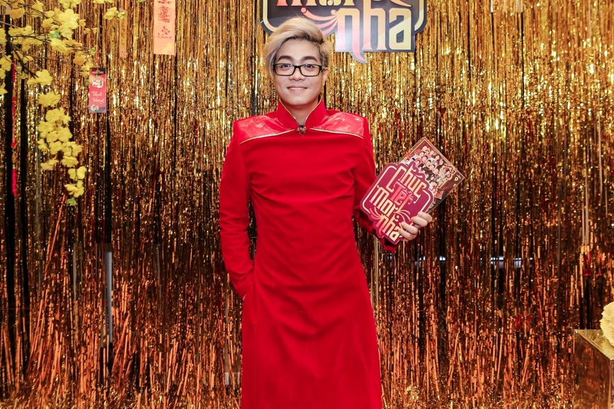 Dan sao Viet mac ao dai du hop bao ra mat DVD nhac Tet anh 7