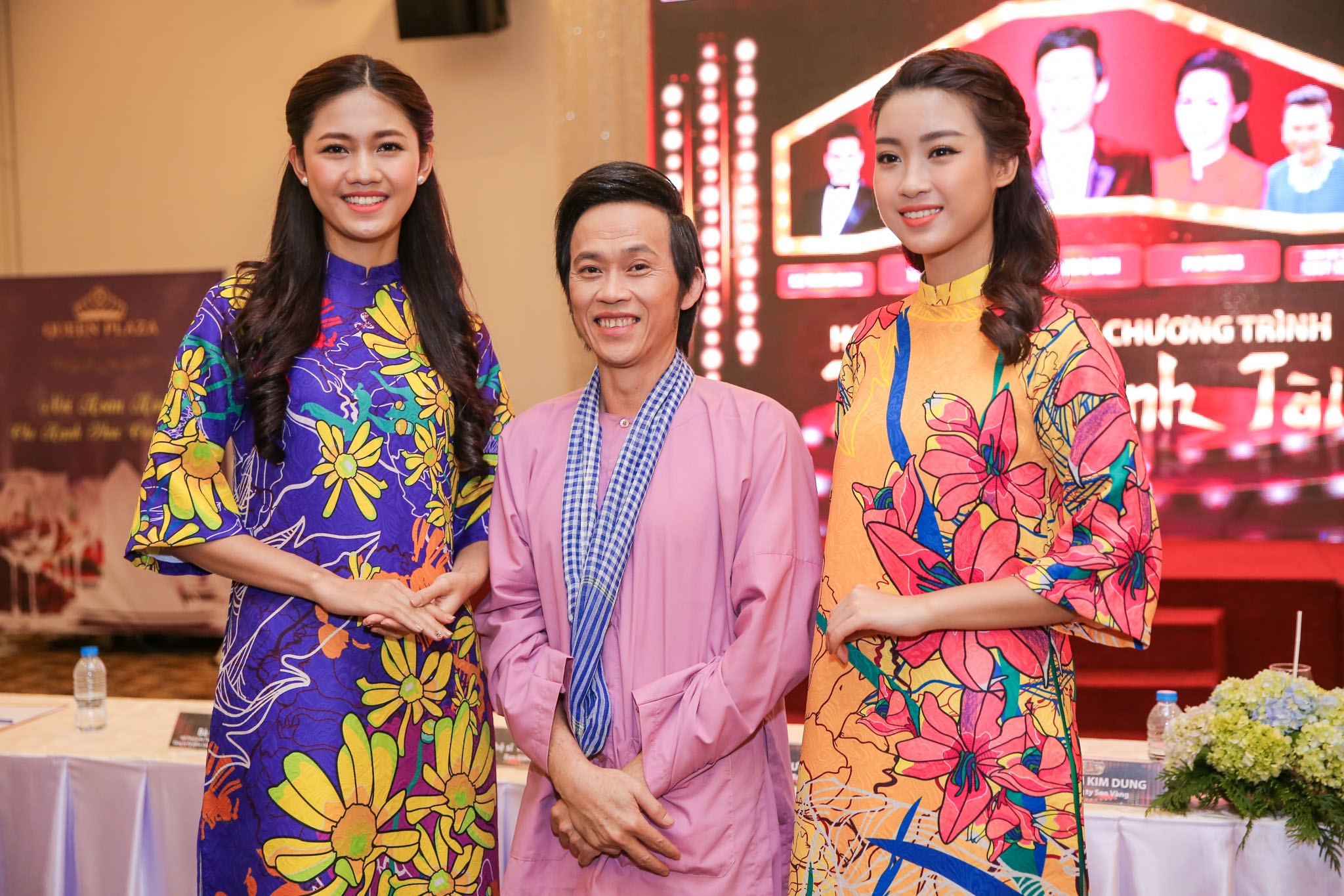 Hoài Linh xuất hiện khỏe mạnh sau khi nhập viện ảnh 6 Hoai Linh xuat hien khoe manh sau khi nhap vien anh 6