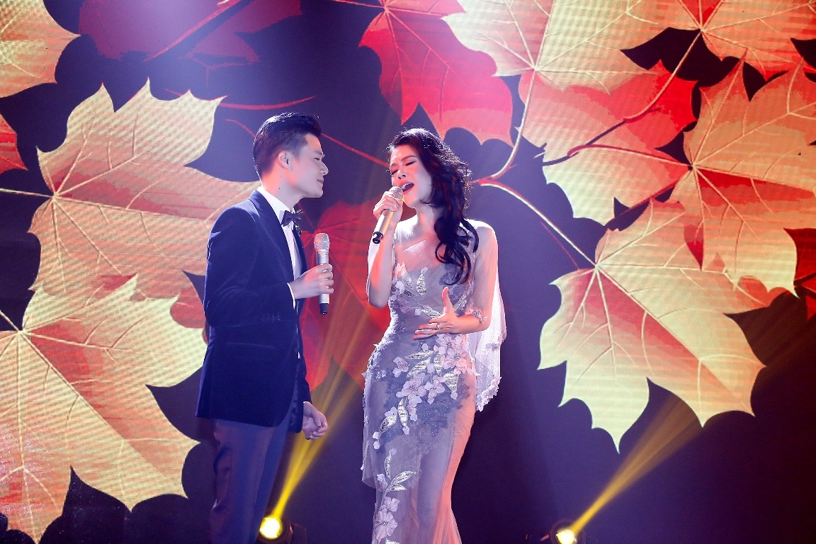 Thu Phuong trong dem nhac Goi ten bon mua anh 1