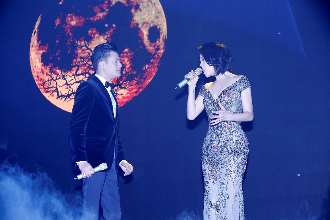 Thu Phuong trong dem nhac Goi ten bon mua anh 3