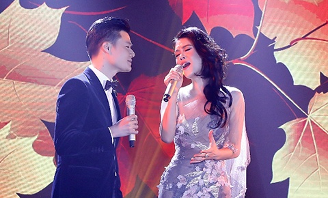 Thu Phuong va Quang Dung nong nan tren san khau hinh anh