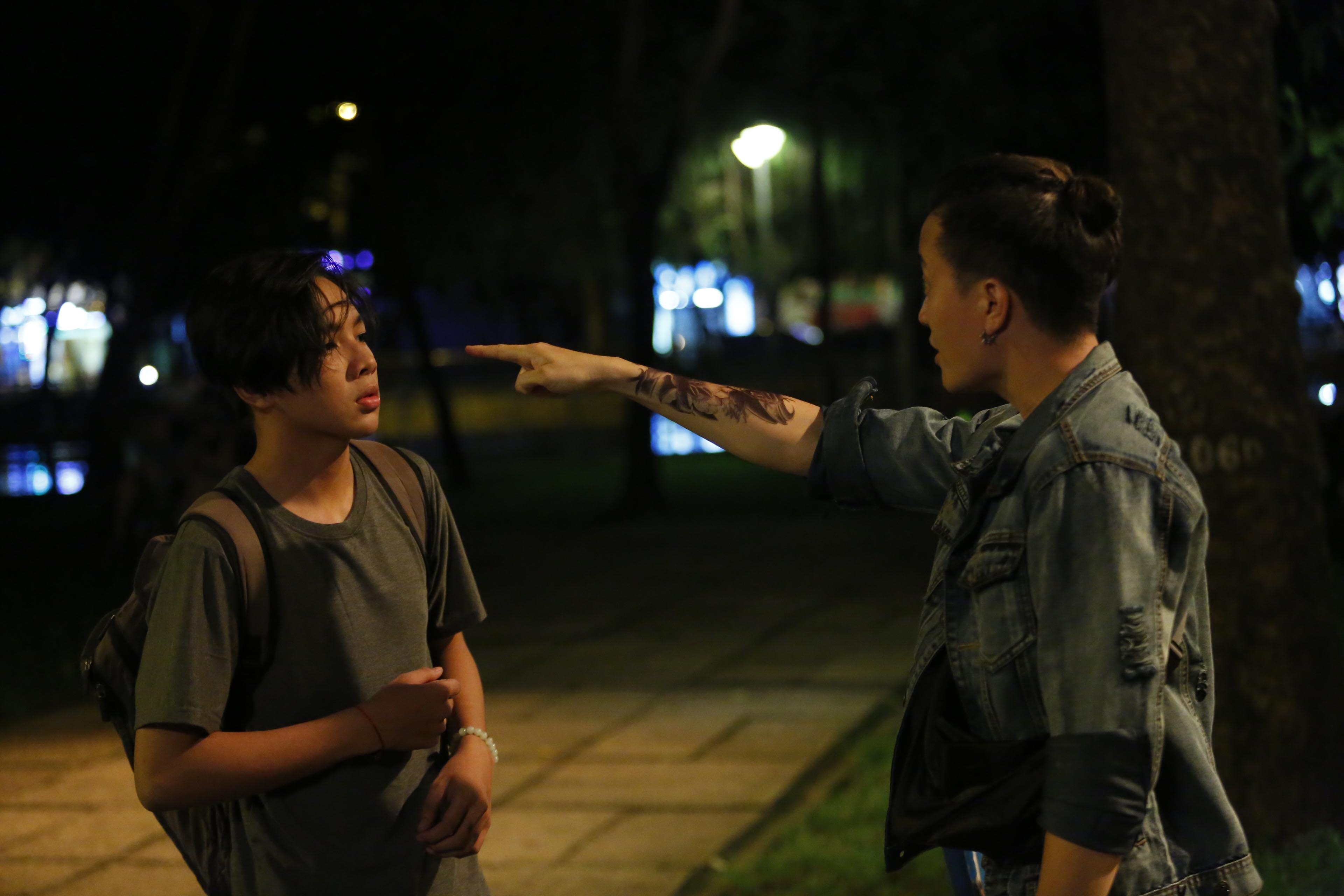 Hot boy noi loan phan 2 anh 6