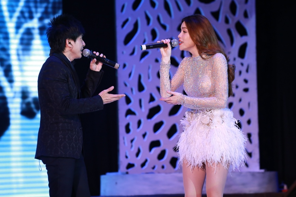 Hồ Ngọc Hà chân đất song ca cùng Đan Trường ảnh 1 Ho Ngoc Ha chan dat song ca cung Dan Truong anh 1