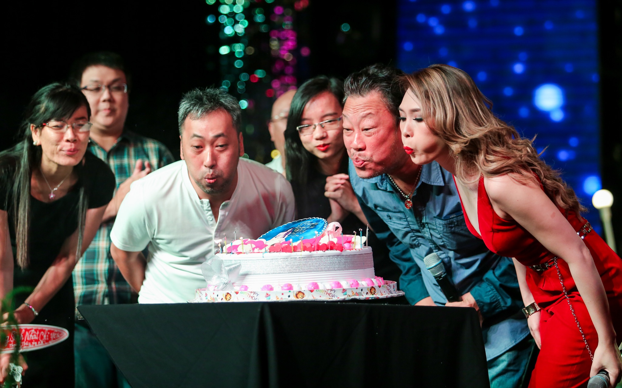 Dem nhac gioi thieu DVD O cua mau xanh cua My Tam anh 5