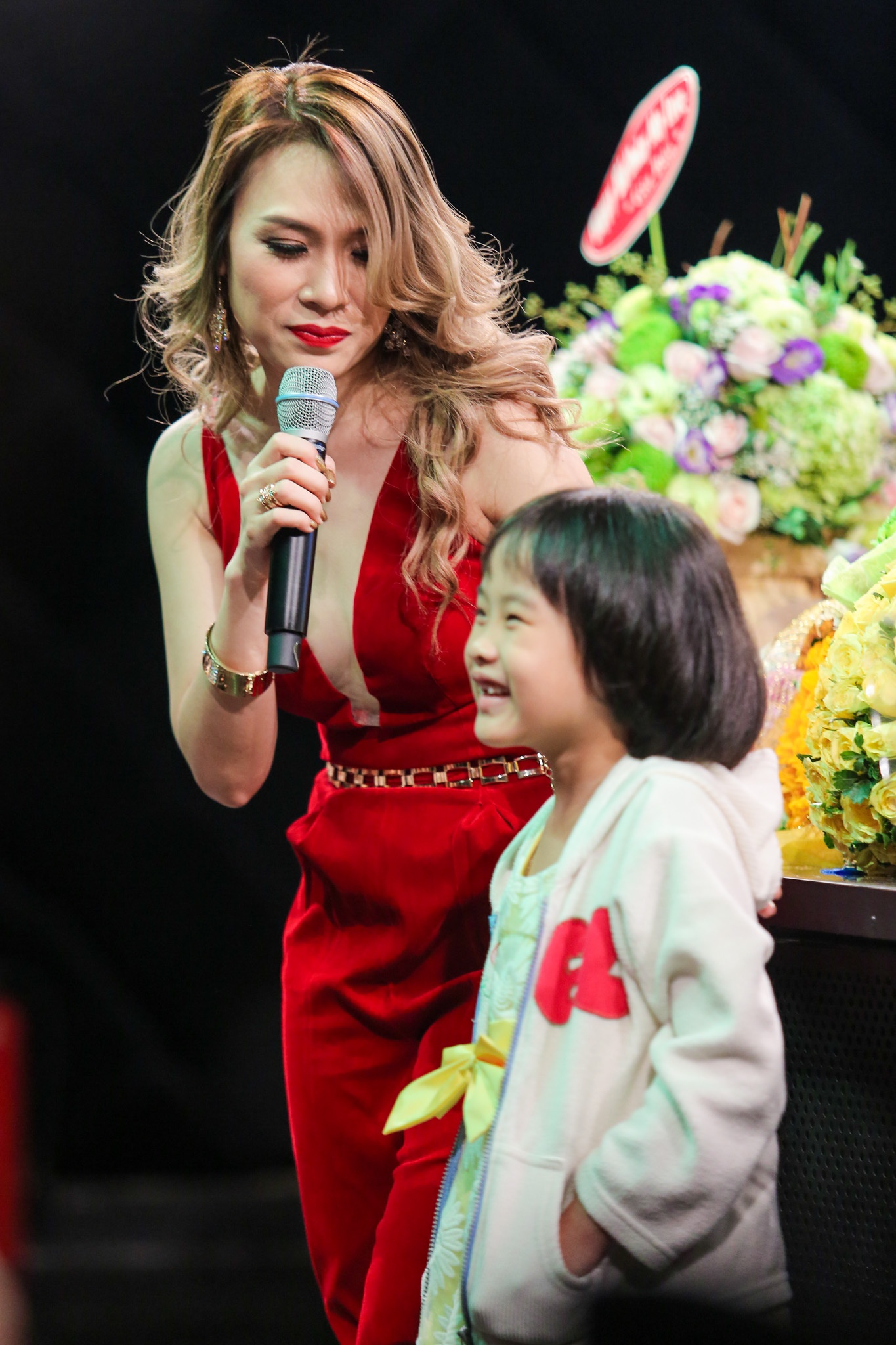 Dem nhac gioi thieu DVD O cua mau xanh cua My Tam anh 8