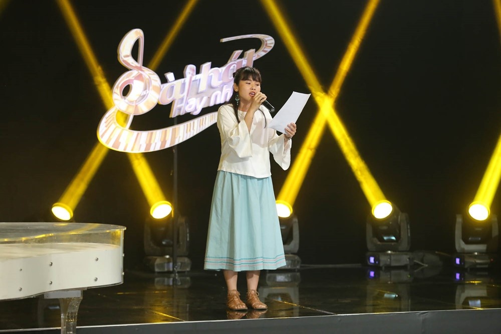 Thao Nhi hat 'Hat li ti' khien Le Minh Son nguong mo hinh anh