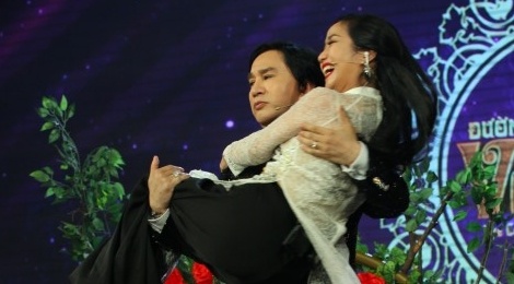 Kim Tu Long be bong Oc Thanh Van de chung to phong do hinh anh