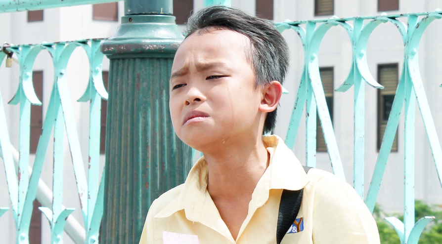 Ho Van Cuong bat khoc khi quay MV dau tay hinh anh