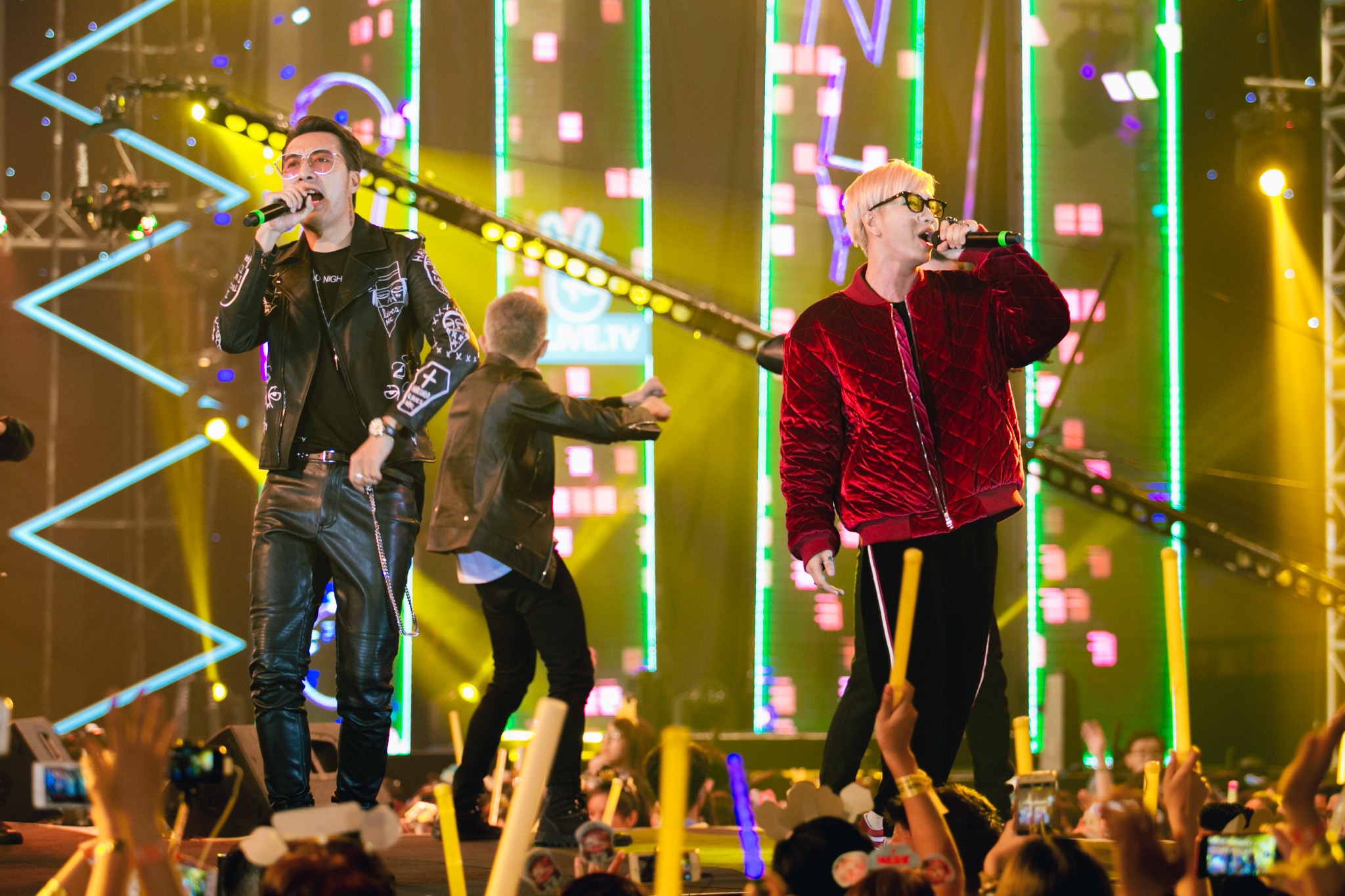 Noo Phuoc Thinh,  Toc Tien toa sang trong dem nhac anh 5